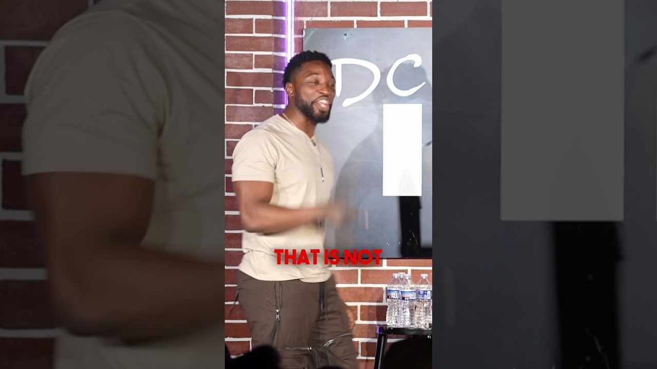 «Я не это имел в виду!» Комик подвергся нападению со стороны зрителей