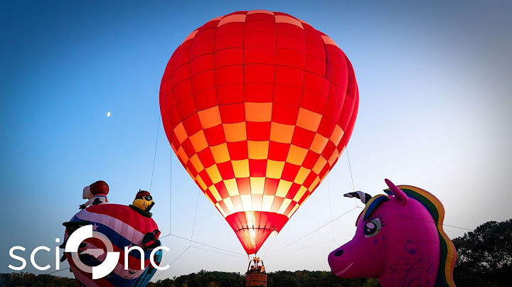 How does a hot air balloon fly?