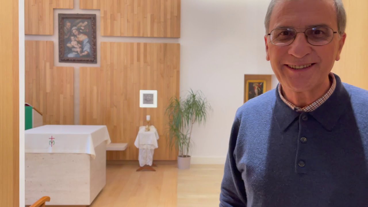 Los religiosos marianistas de Nuestra Señora del Pilar enseñan su comunidad a los alumnos