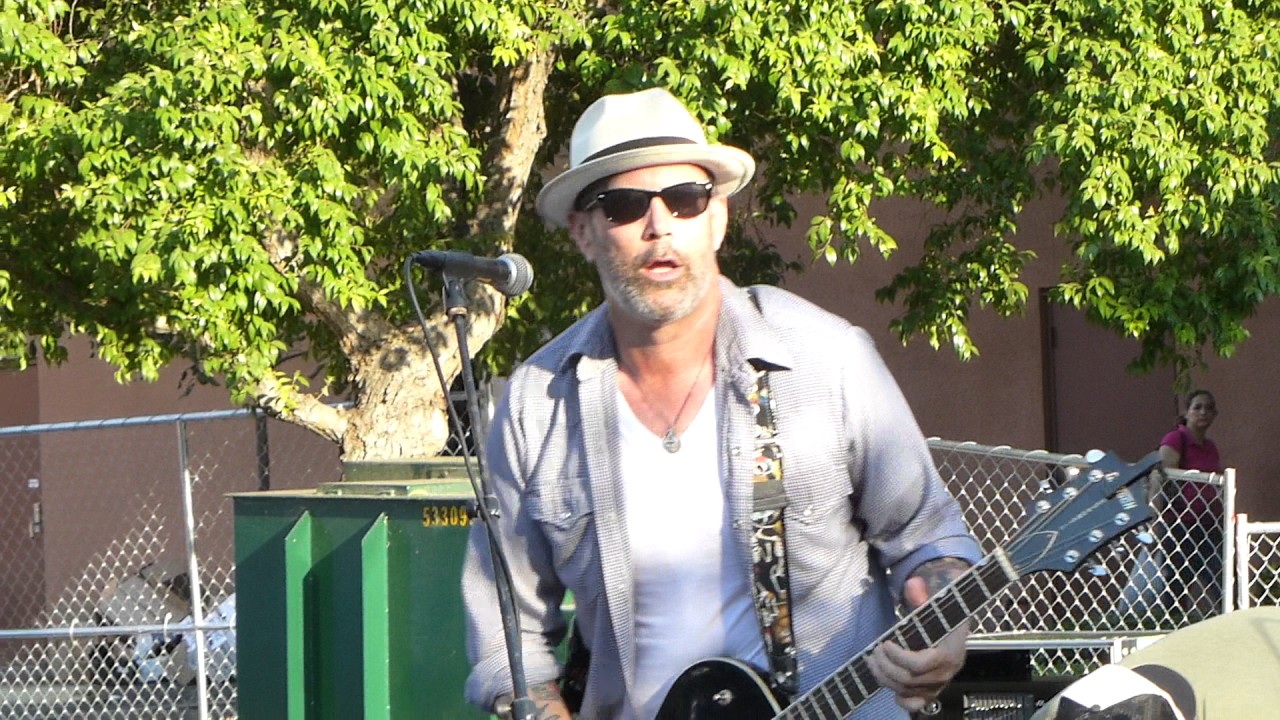 Santos Y Sinners - Wish You Would - Hoedown 2017