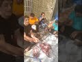 یارو هم شعرمیخونه هم سیخ میزنه بعد اون یکی نمیتونه درست بشمره اون یکی هم آخرش نمیتونه راه بره مستی