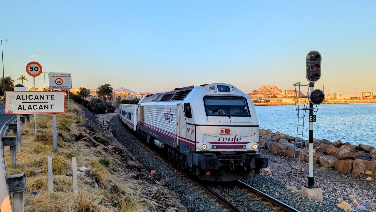 Trenes Renfe por la Costa de Alicante | Playa de San Gabriel | Linea 336 Alicante - El Reguerón