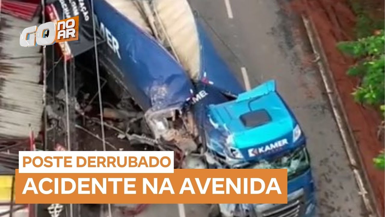 Caminhão derruba poste e atinge lojas na Avenida Vera Cruz (GO)