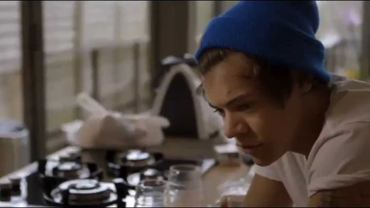 This is us deleted scenes - one direction describes eachother (cutaways)