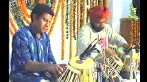 Jaidev ji with Raghbir singh playing tabla (rela dhir dhir)