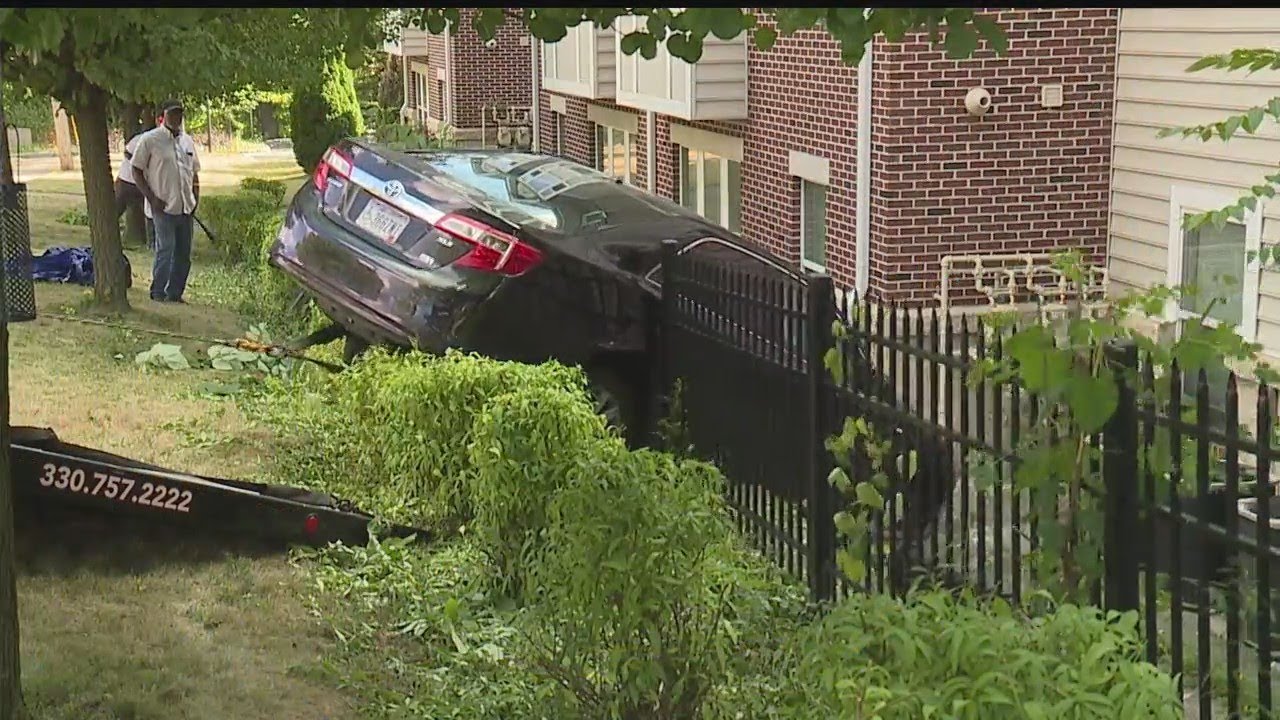 Police investigate car crash on Covington Street in Youngstown YouTube