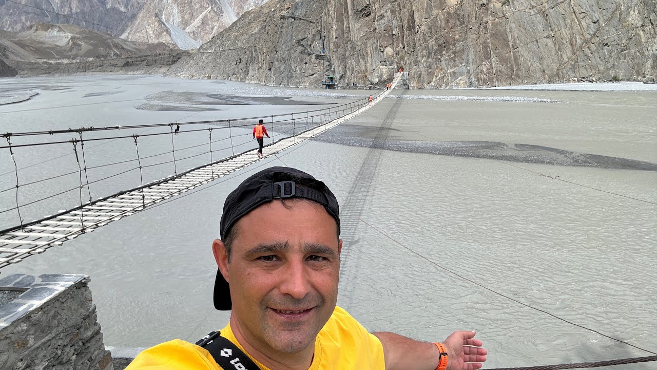 Am TRECUT cu BINE CEL MAI PERICULOS POD din LUME(HUSSAINI BRIDGE)-HUNZA VALEY, PAKISTAN ADVENTURES