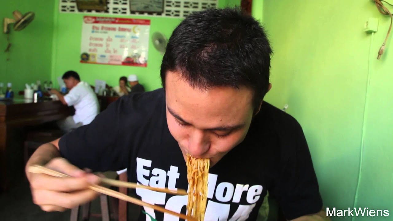 Phenomenal Khao Soi (Curry Noodles) in Lampang, Thailand