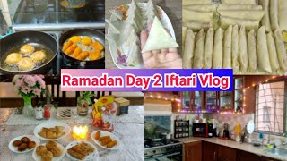 Ramadan Day 2 Iftar Vlog Shadeed Barish me Roza Iftari Ka Maza|Chicken Spring Roll aur Samosay bnaye