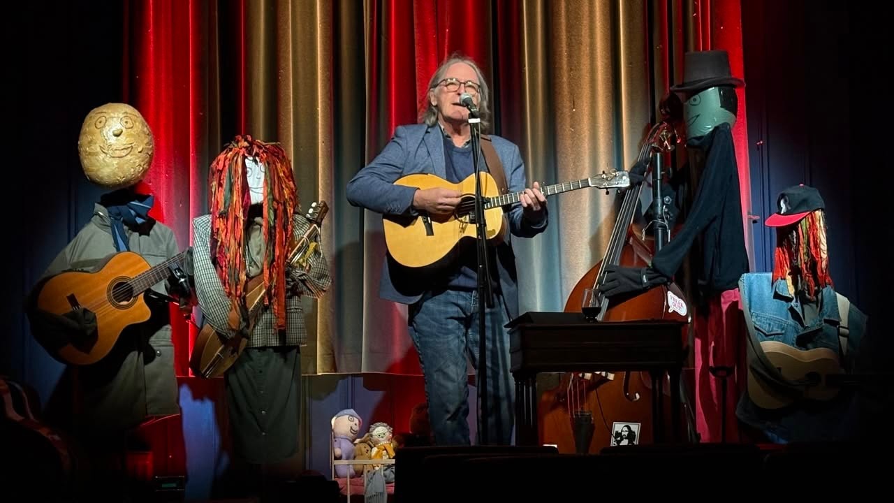Dougie MacLean - Live 313 - YouTube