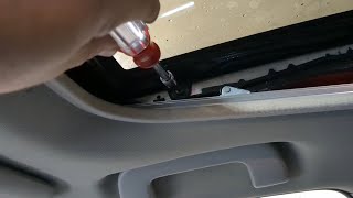 2015 Toyota RAV4 Sunroof Glass Removal Tech Tip