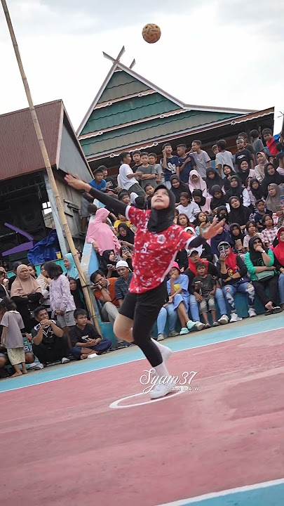 Women Kick #sepaktakraw