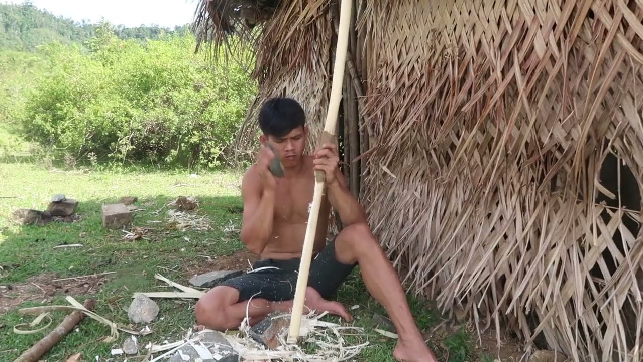 গ্রামের বাড়িতে গাছের ডাল দিয়ে মাছ ধরার লবি বানানোর উপায়