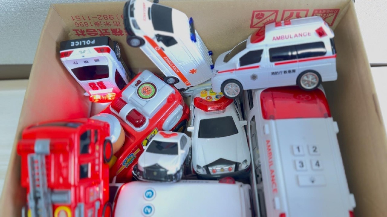 救急車パトカー消防車が坂道で爆走！🚑🚓🚒 ミニカー緊急走行スピード対決！Ambulance Police Fire Truck Slope Race