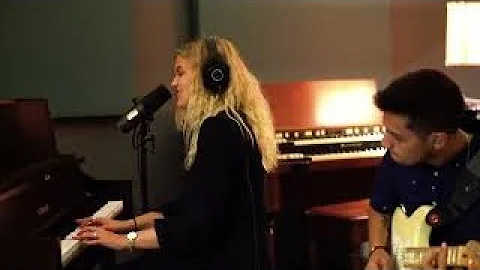 "Sunday Morning" - Maroon 5 (LIVE Cover by Eliza E...