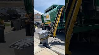 107952 dumping a CR&R Toter #trashtruck #wastemanagement #recycling #amrep #garbagecollection