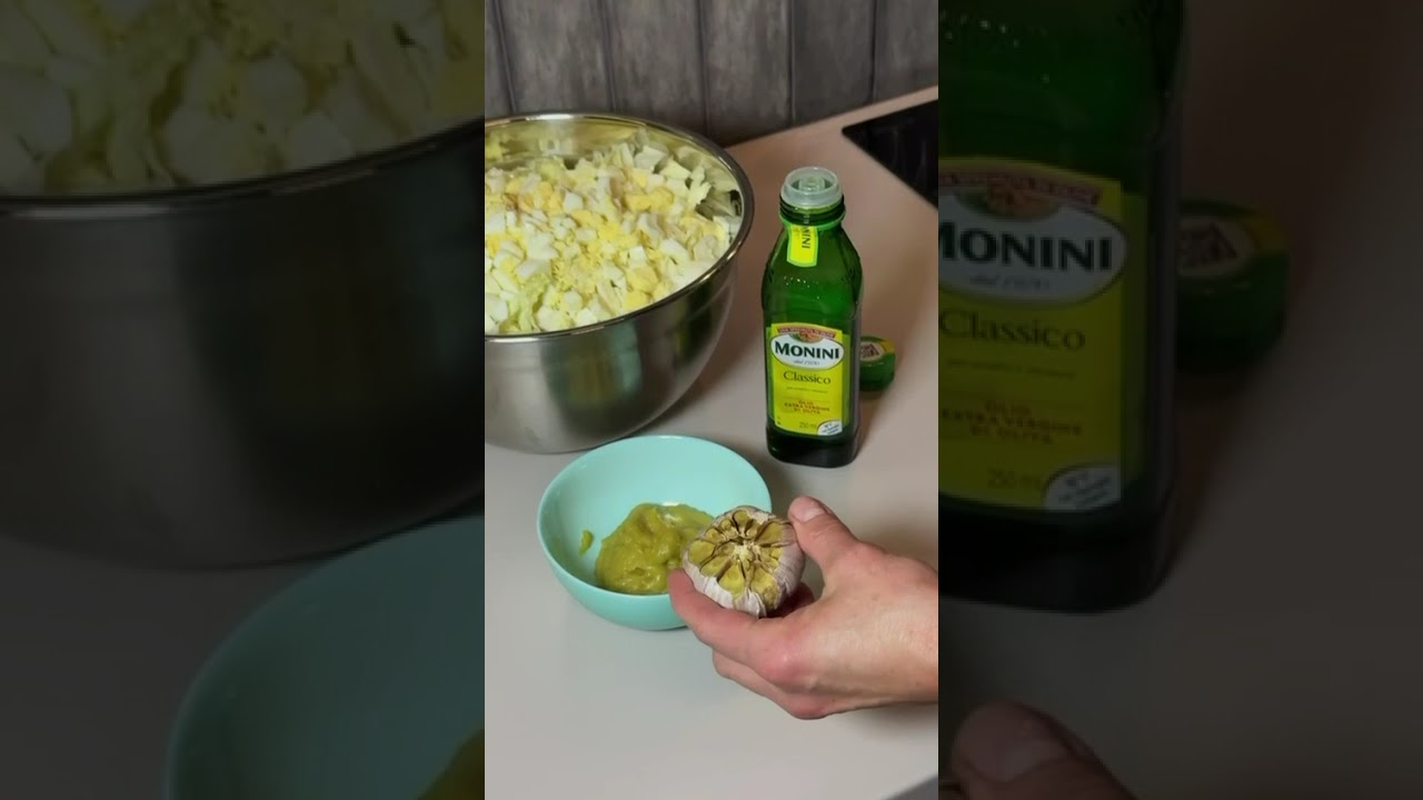 ИммуноКухня: салат с куриной грудкой и печеным чесноком, суп-пюре из цветной капусты с беконом