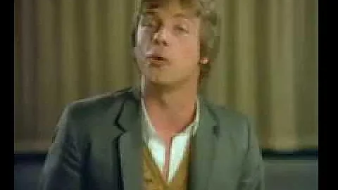 Mark Hamill does flawless Yoda Impression