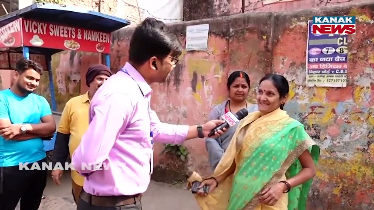 Voters Queue Up at Gaya's Chand Chaura to Cast Their Votes | Bihar Elections 2025 | Voter Reactions