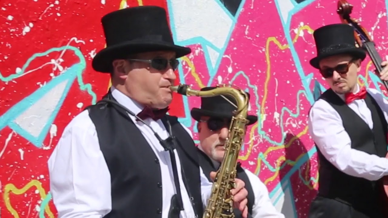 The Boneshaker Band play "Sway".