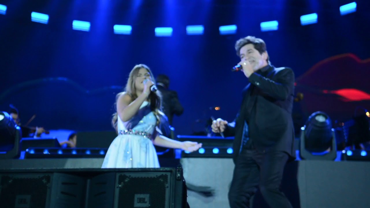 FABIANA MONERÓ E DANIEL - Aquarela (show em Aparecida SP)