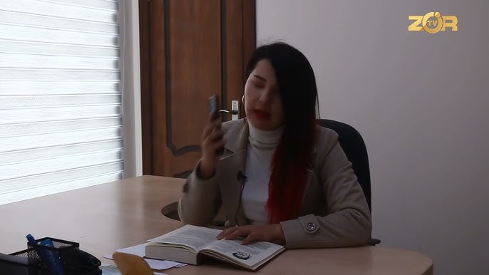 Yashirin kamera rus cunnilingus ayol bilan Silvia Sent videoda oyoqlari bilan masxara qilmoqda