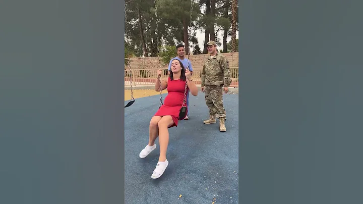 Pregnant wife turns around and sees her military husband for the first time in 8 months!❤️ #shorts - DayDayNews