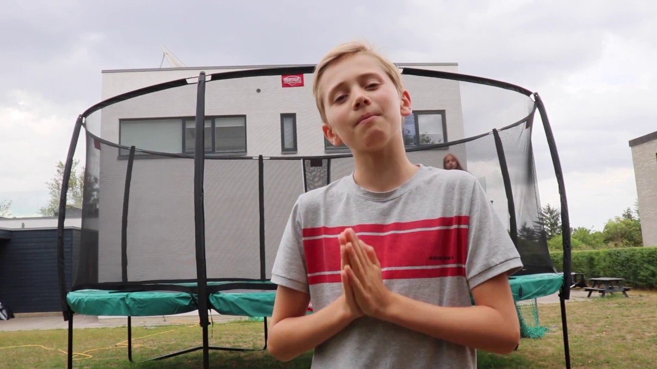 VI FÅR EN NY TRAMPOLIN!!!