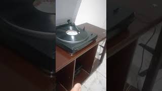 Pablito Cavo un Huequito El manicomio de Vargasvil 33 rpm sello Zeida Codiscos 1992.