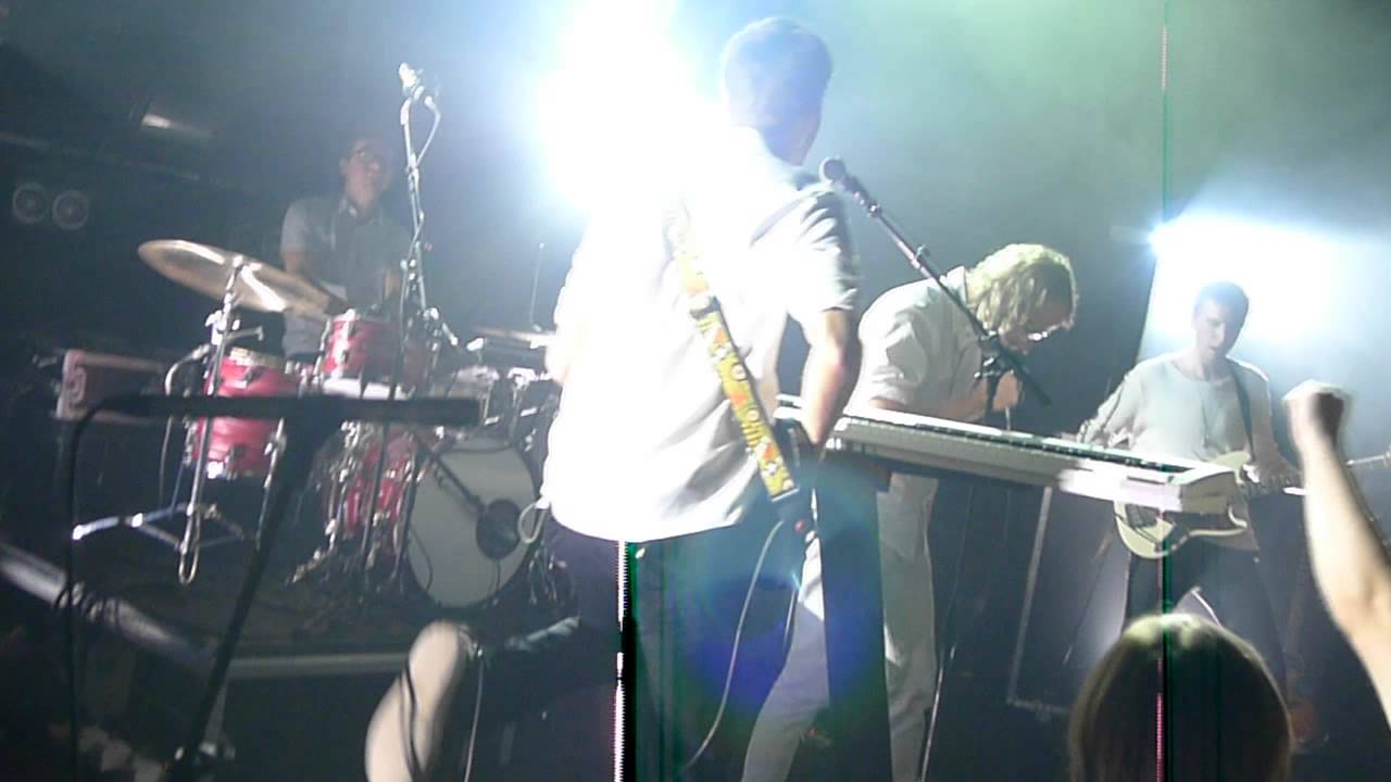 EL VY (Matt Berninger & Brent Knopf) "I'm the Man to Be" live @ Trabendo Paris 08/12/2015