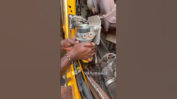 Jcb Diesel Filter Changing Mechanic Siteworks Diesel Filter India Work 