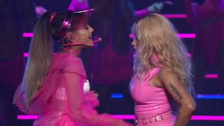 when Nicki noticed Ariana was nervous during the performance she wishpered \