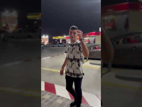 مش اي حد يعرف يغني في الشارع 