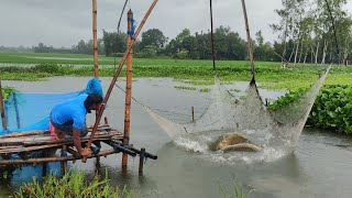 Unbelievable fishing in rainy day | Best flood water fishing in village | Catching huge country fish