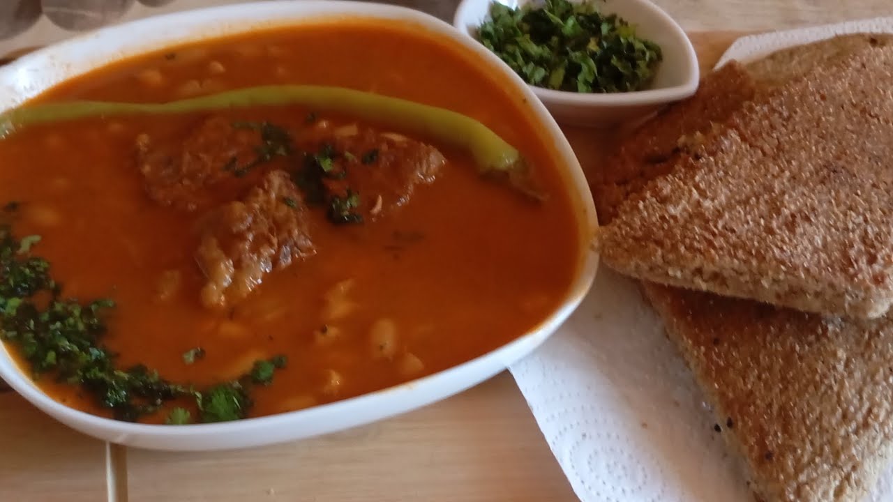 لوبيا باللحم البقري وخبز الشعير الصحي على طريقتي 