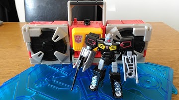 Titan Returns Autobot Rewind