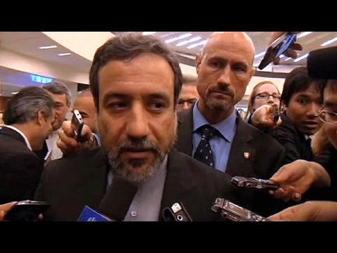 إيران تنفي وقف تخصيب اليورانيوم بالتزامن مع المحادثات