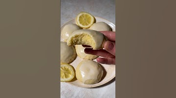 italian style melt-in-your-mouth lemon cookies topped with a lemon glaze #baking #lemon