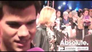 Taylor Lautner at the New Moon Fan Night