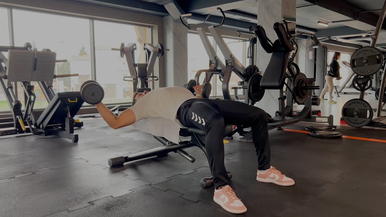DUMBELL BENCH FLY EGZERSİZİ NASIL YAPILIR? - YouTube