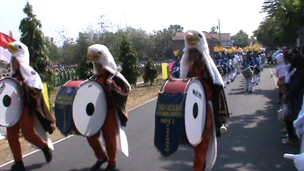 SMP N 1 JATIROTO ( DRUMBAND ) 11