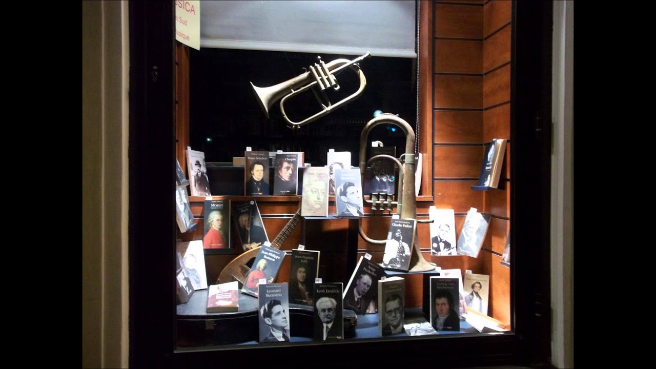 Some girls wander by mistake in the Fat of the land