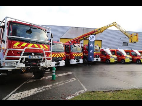 Remise de nouveaux véhicules aux Centres d'Incendie et de Secours du département