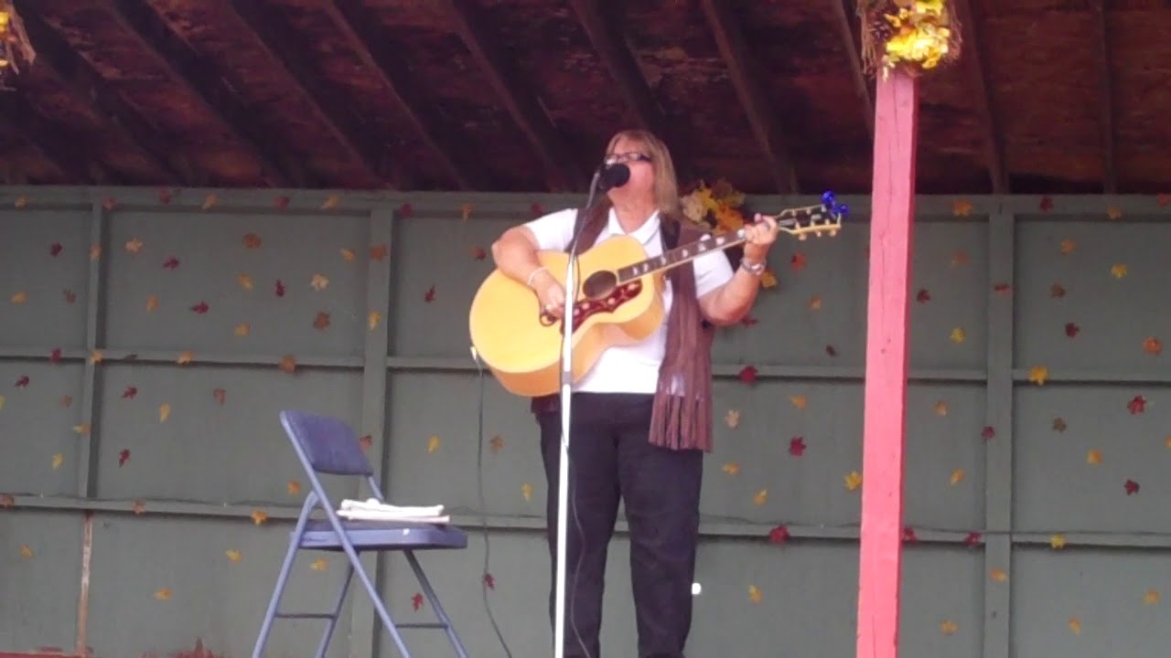 Bethany Caudill singing Coat of Many Colors at Kampsville IL Old