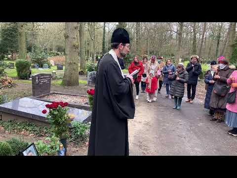 Video: Hoe De Orthodoxen De Overdracht Van De Relikwieën Van De Rechtvaardige Simeon Van Verkhoturye Vieren