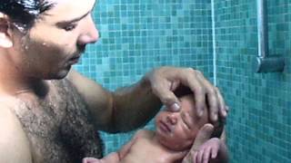 effectief straf Medewerker Onder de douche met papa - YouTube