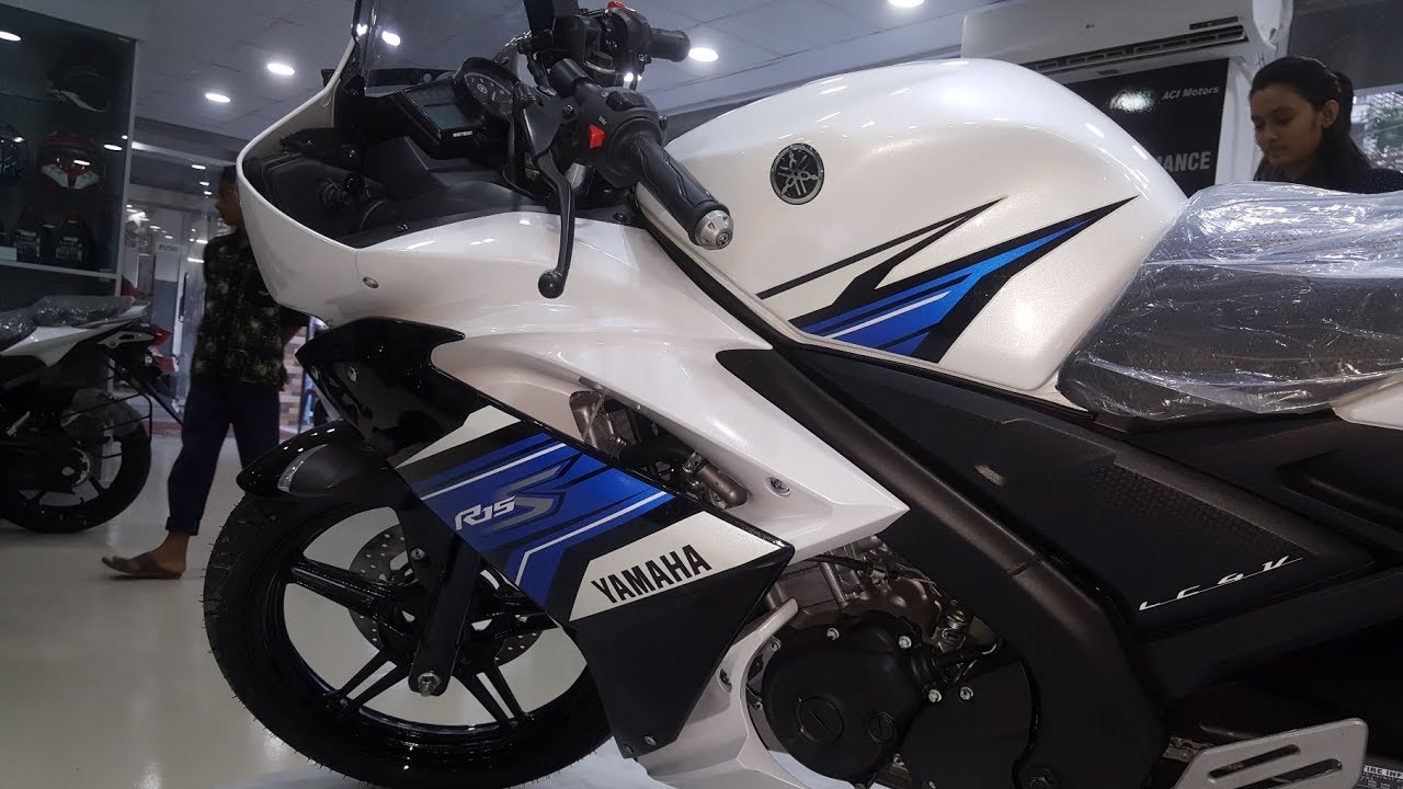 Yamaha R15S v3 Price Mileage Specs Images and Features  India Yamaha  Motor