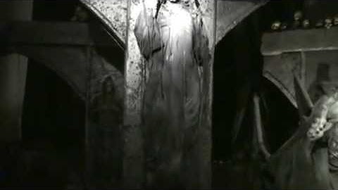 HAUNTEDPROPS.COM HPVMP707-Ancient Ruin Statue Column Air Cannon Lunging