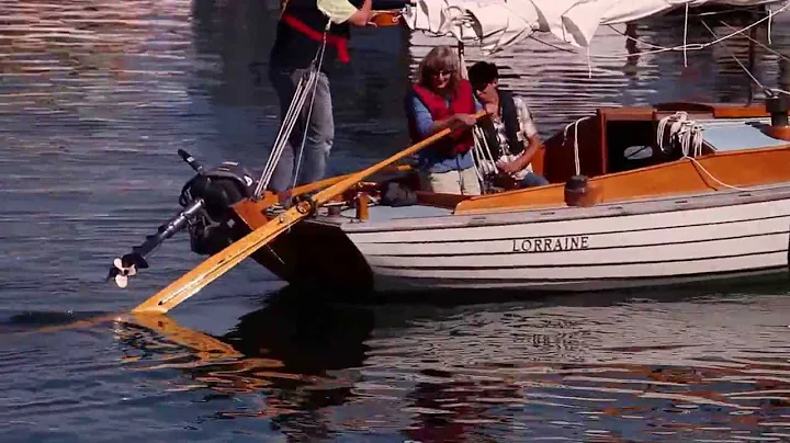 Carol Hasse Sculling Lorraine at 2013 Port Townsen...