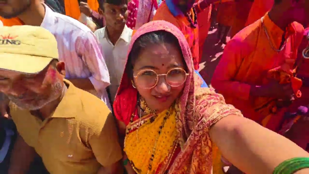 366/026 vidhya shelke Taxi Driver मढी गावातली कानिफनाथांची रंगपंचमी सोहळा 